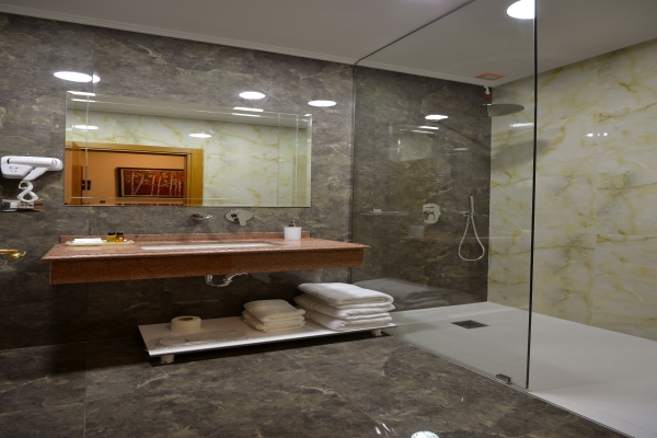 Hotel Austria (Tirana)